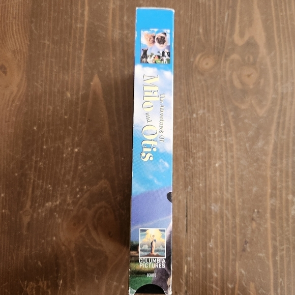 The Adventures of Milo and Otis" VHS + 2 Clifford The Big Red Dog Movies, More - Picture 5 of 9